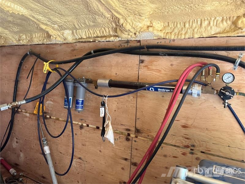 Forest River Inc 20 ft T/A Spray Foam Insulation Unit Enclosed Umpikoriperävaunut