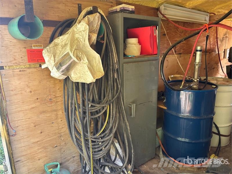 Forest River Inc 20 ft T/A Spray Foam Insulation Unit Enclosed Umpikoriperävaunut
