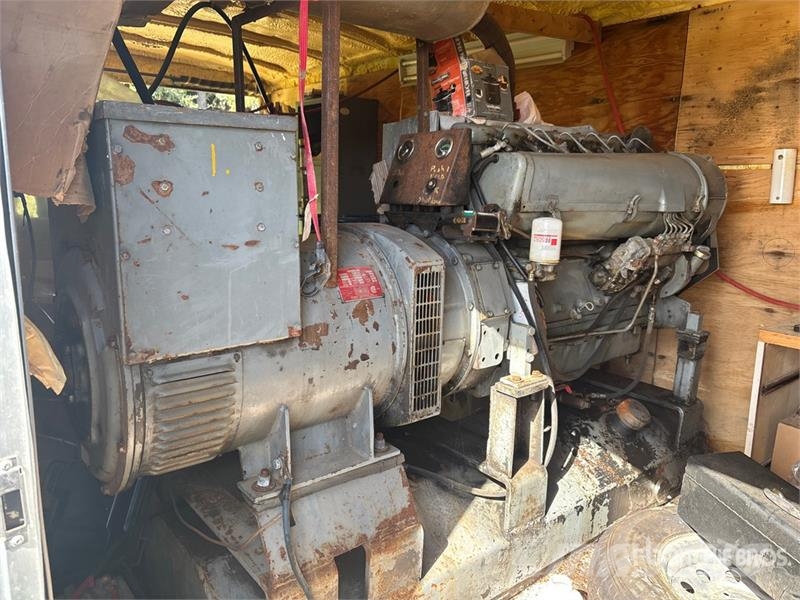 Forest River Inc 20 ft T/A Spray Foam Insulation Unit Enclosed Umpikoriperävaunut