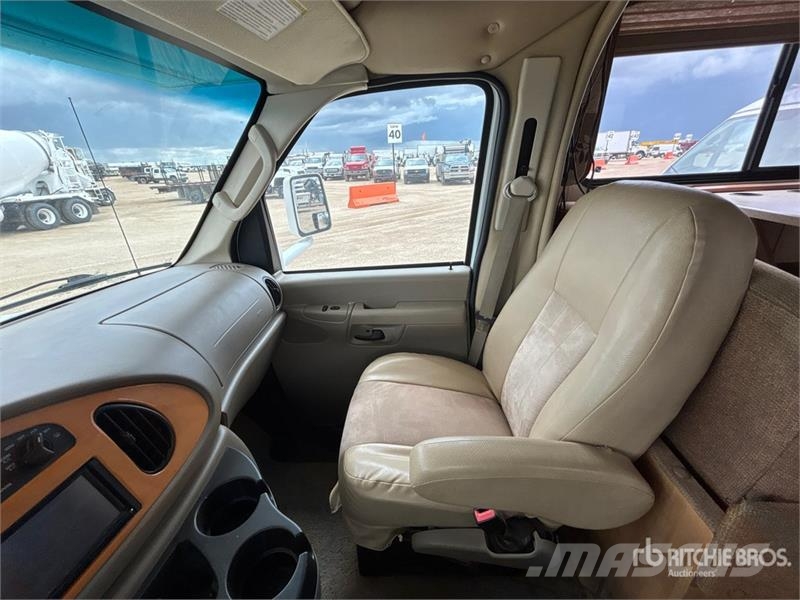 Forest River Sunseeker 2860 Motor Home Mobil home / Caravane