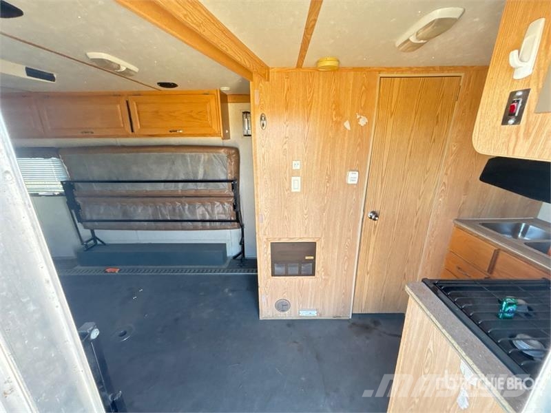 Forest River WPT18LT 18 ft T/A Toy Hauler Travel Trailer مقطورات أخرى