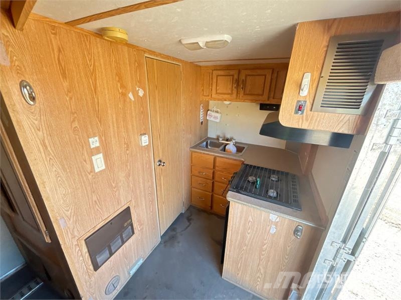 Forest River WPT18LT 18 ft T/A Toy Hauler Travel Trailer مقطورات أخرى