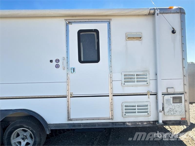 Forest River WPT18LT 18 ft T/A Toy Hauler Travel Trailer مقطورات أخرى