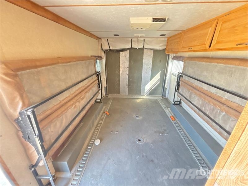 Forest River WPT18LT 18 ft T/A Toy Hauler Travel Trailer مقطورات أخرى