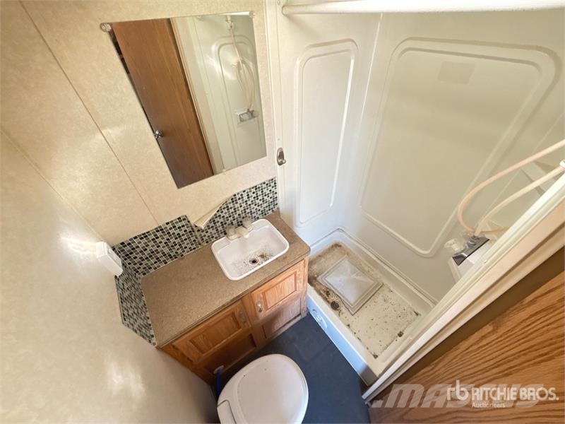 Forest River WPT18LT 18 ft T/A Toy Hauler Travel Trailer مقطورات أخرى