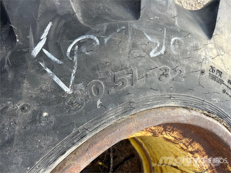 Forestar 30.5L-32 Tires (Unused) - Fits 748 Gume, točkovi i felne
