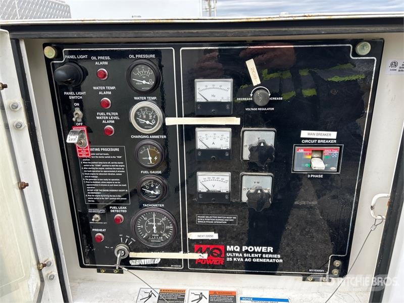 Forks RV 20 ft x 8 ft 6 in T/A Combo Unit Portable Drugi deli