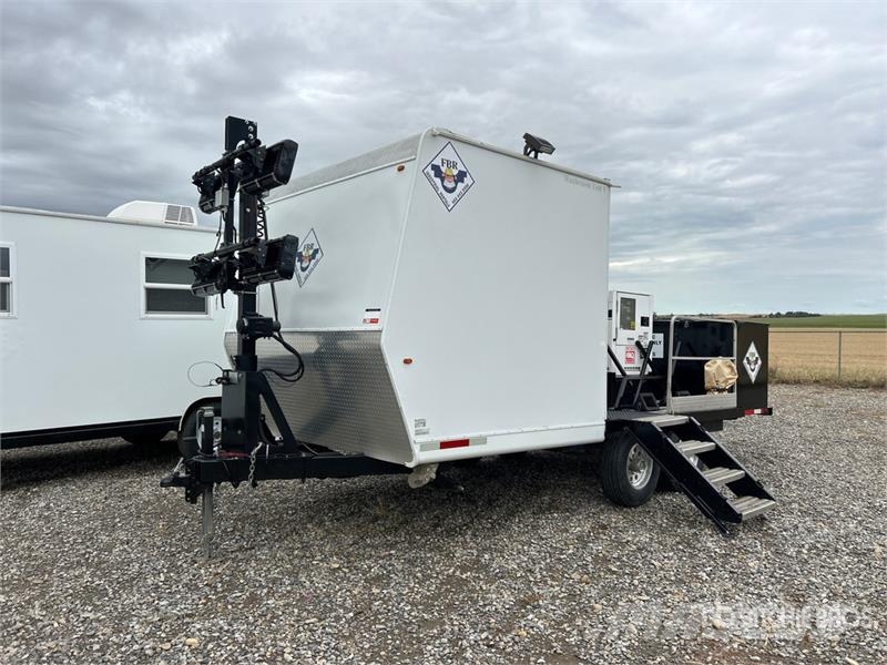 Forks RV 20 ft x 8 ft 6 in T/A Combo Unit Portable Drugi deli