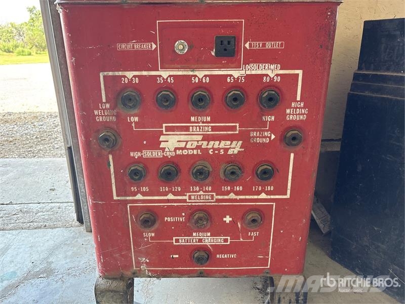 Forney 180 A Stick Electric Welder Svářecí stroje