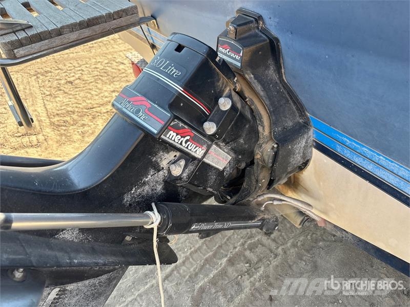  Four Winns 160 Freedom 16 ft Fishing Boat Земснаряды / баржи
