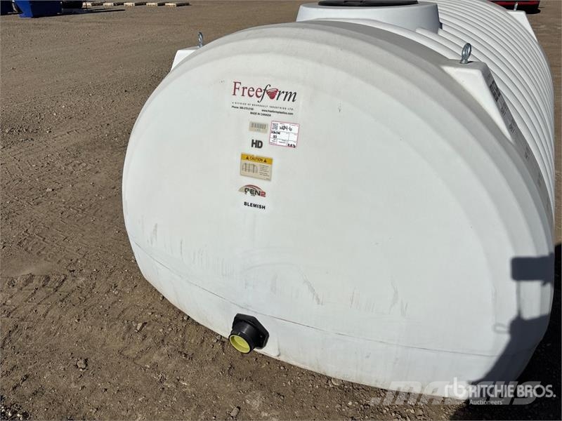 Free Form 1350 gal Poly Heavy Duty Gen II Low Prof Kraftstoff- und Zusatzstoffbehälter