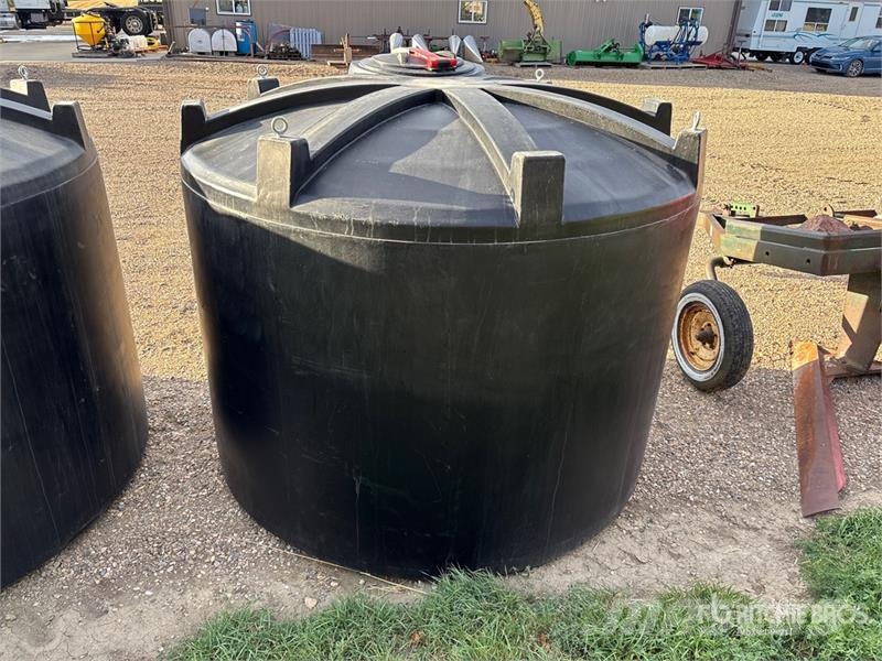 Free Form 1680 gal Poly Water Tank Üzemanyag- és adaléktartályok