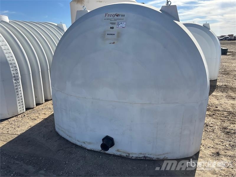 Free Form 2650 gal Poly Heavy Duty Gen II Low Prof Üzemanyag- és adaléktartályok