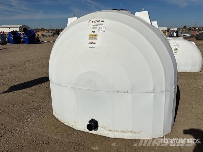 Free Form 2650 gal Poly Heavy Duty Gen II Low Prof Kraftstoff- und Zusatzstoffbehälter
