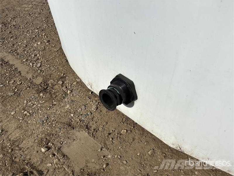 Free Form 2650 gal Poly Heavy Duty Gen II Low Prof Kraftstoff- und Zusatzstoffbehälter