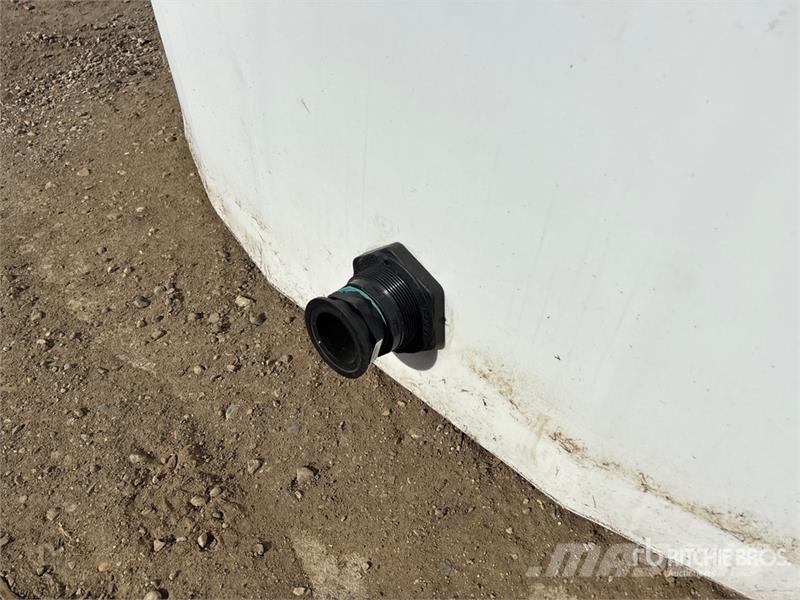 Free Form 2650 gal Poly Heavy Duty Gen II Low Prof Kraftstoff- und Zusatzstoffbehälter