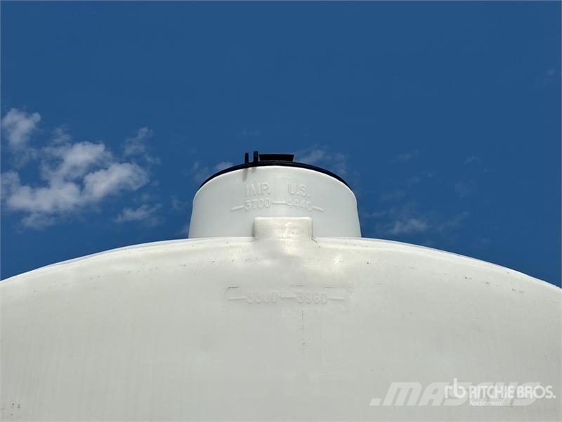 Free Form 3700 gal Fertilizer Tank Mineraldüngerstreuer