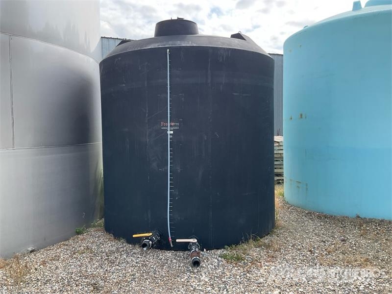  Free Form 5000 gal Poly Liquid Fertilizer Tank Fuel and additive tanks