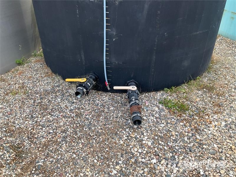  Free Form 5000 gal Poly Liquid Fertilizer Tank Fuel and additive tanks