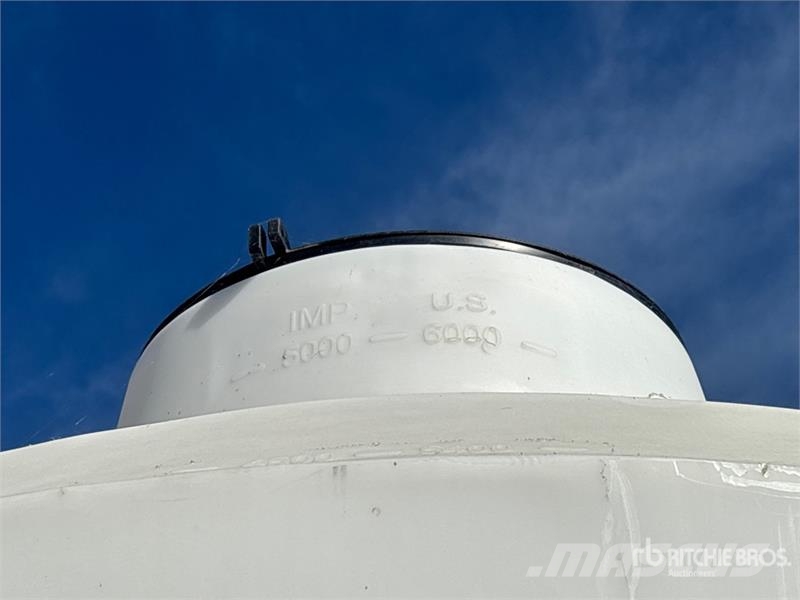 Free Form 5000 gal Standard Duty Blemished Water T Kraftstoff- und Zusatzstoffbehälter