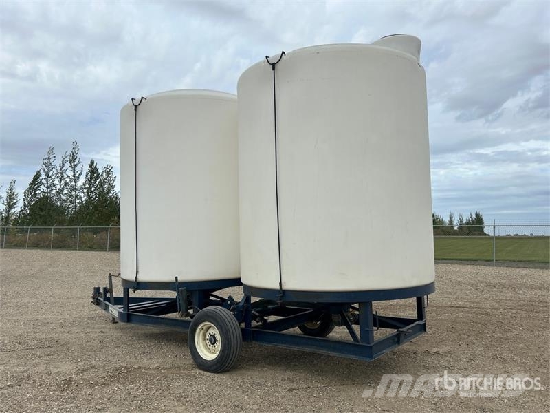  Free Form 6000 gal Tow-Behind S/A Fertilizer Cart 礦物撒布機