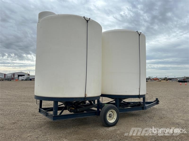  Free Form 6000 gal Tow-Behind S/A Fertilizer Cart 礦物撒布機