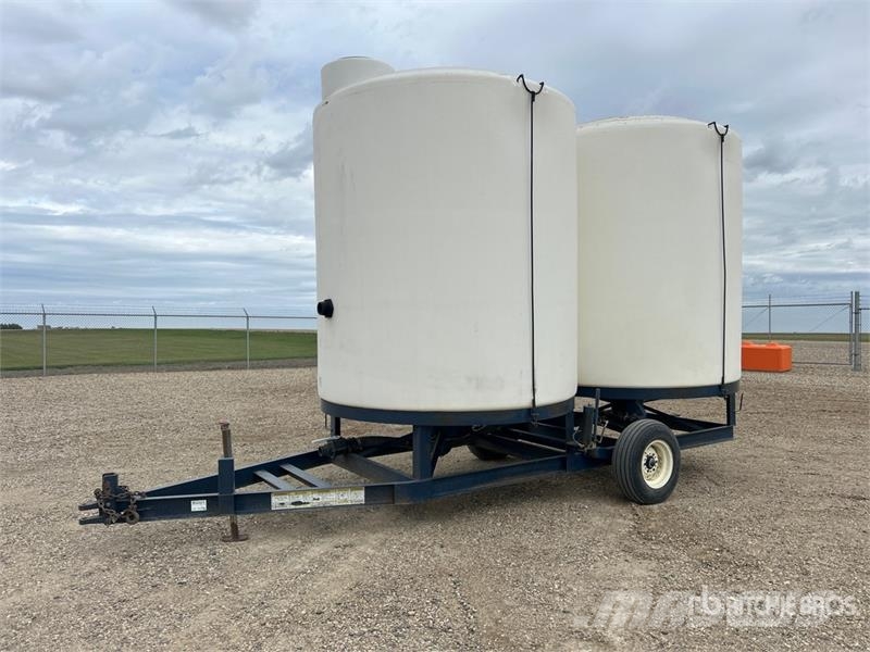  Free Form 6000 gal Tow-Behind S/A Fertilizer Cart 礦物撒布機