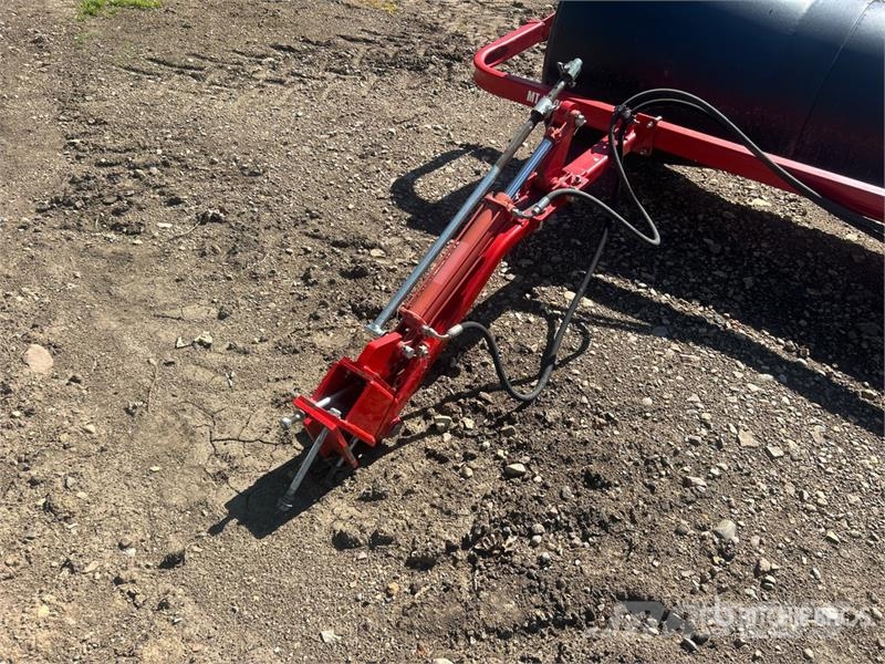 Free Form Plastic Product MT2000 103 in Swath Roll Řádkovací žací stroje