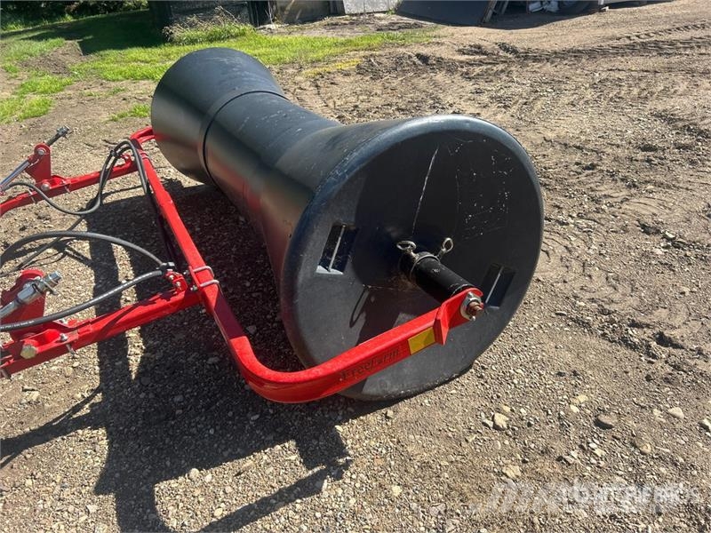 Free Form Plastic Product MT2000 103 in Swath Roll Řádkovací žací stroje