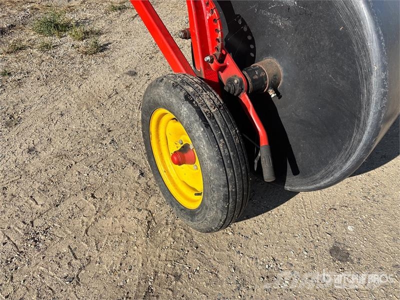 Free Form TB2000 9 ft 6 in Poly Swath Roller Řádkovací žací stroje
