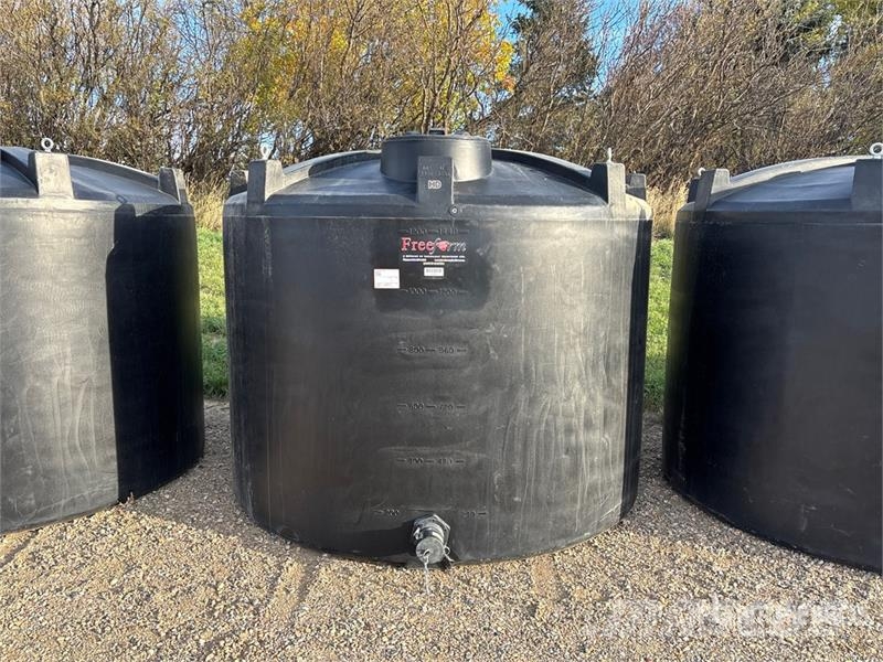 Free Form Water Tank Zbiorniki paliw i płynów eksploatacyjnych