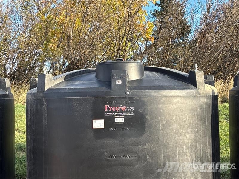 Free Form Water Tank Zbiorniki paliw i płynów eksploatacyjnych