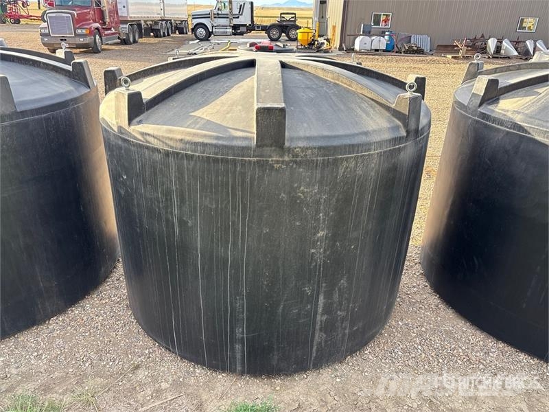 Free Form Water Tank Zbiorniki paliw i płynów eksploatacyjnych