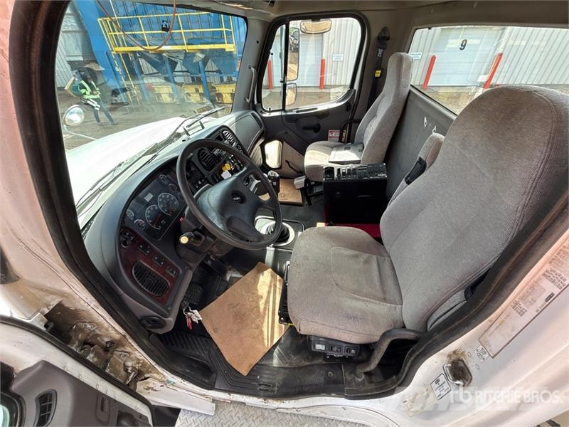 Freightliner 114 SD 10x6 Twin-Steer Mixer Truck شاحنات خرسانة