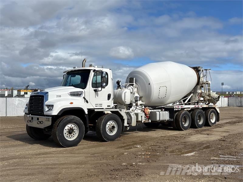 Freightliner 114 SD 10x6 Twin-Steer Mixer Truck شاحنات خرسانة