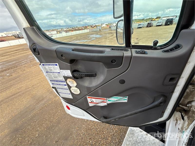 Freightliner 114 SD 10x6 Twin-Steer Mixer Truck شاحنات خرسانة