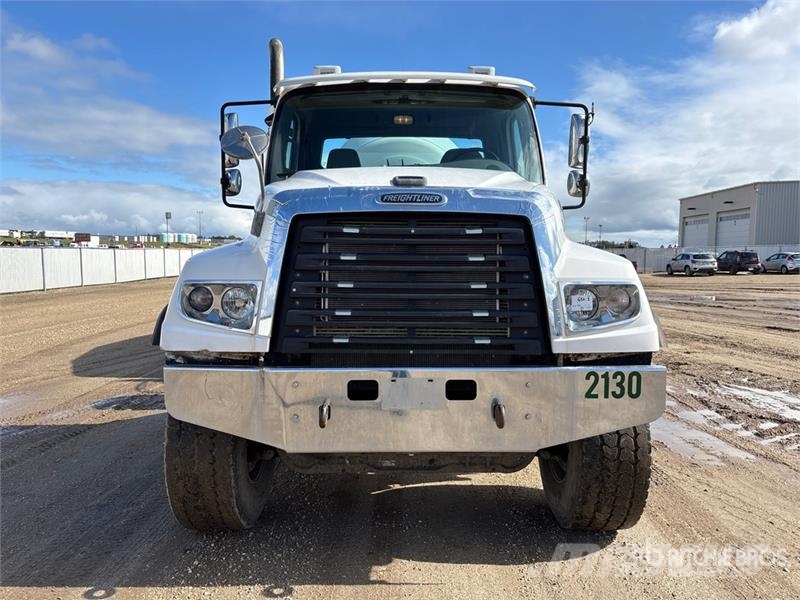 Freightliner 114 SD 10x6 Twin-Steer Mixer Truck شاحنات خرسانة