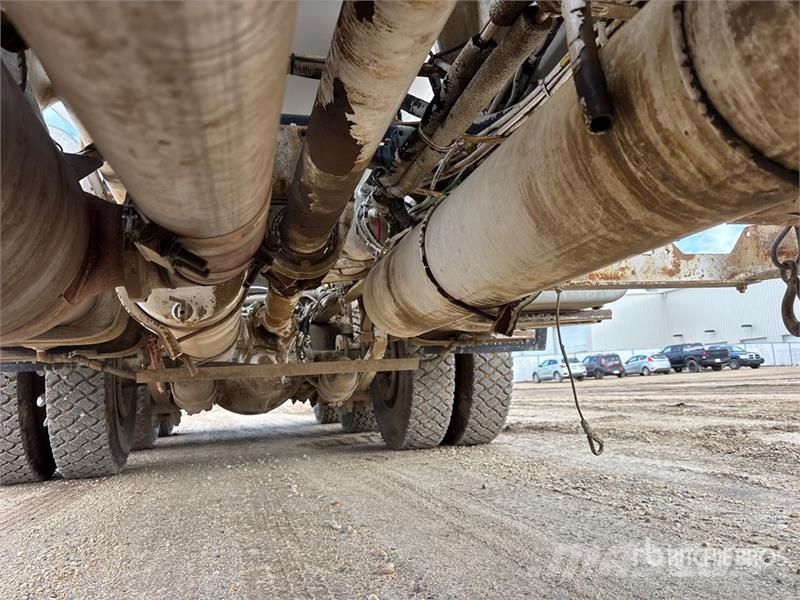 Freightliner 114 SD 10x6 Twin-Steer Mixer Truck شاحنات خرسانة