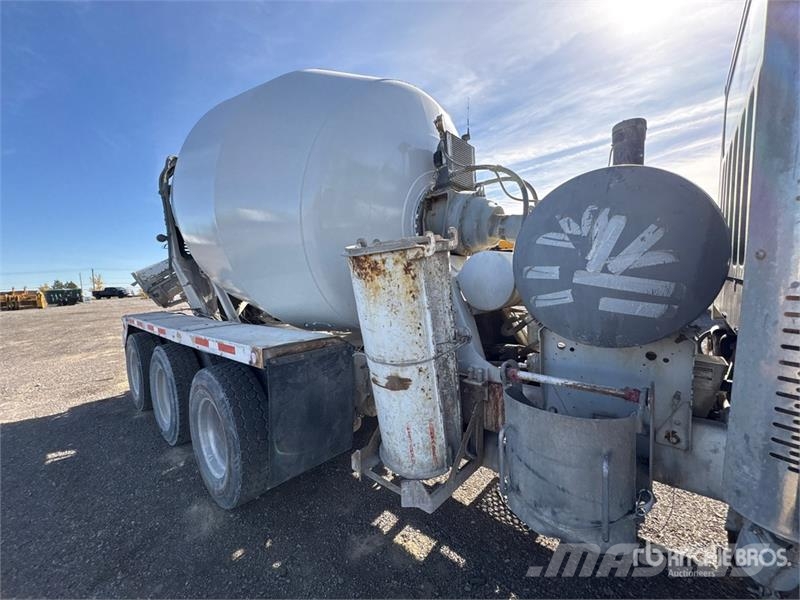 Freightliner 114 SD 8x6 Mixer Truck Бетономішалки (Автобетонозмішувачі)