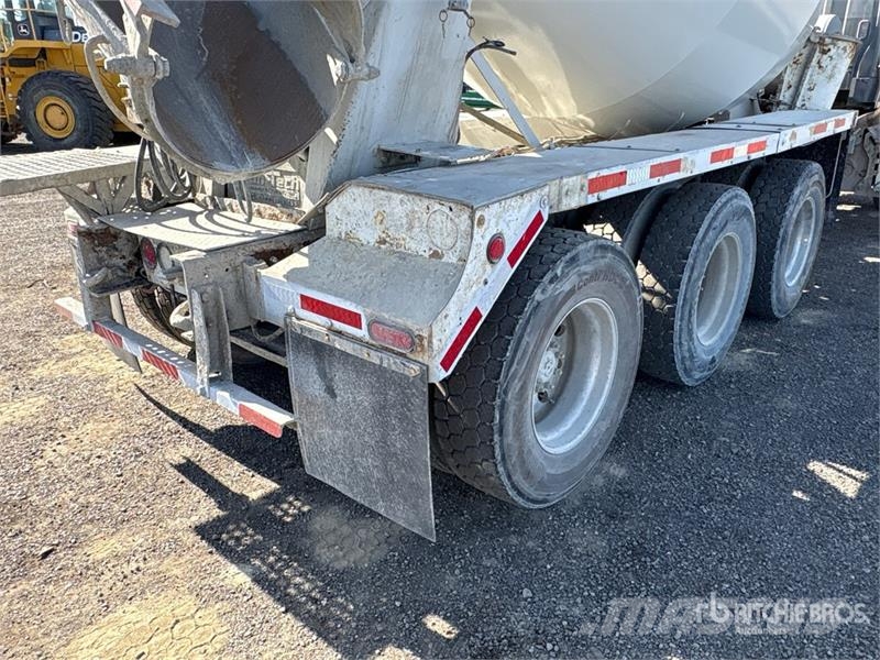 Freightliner 114 SD 8x6 Mixer Truck Бетономішалки (Автобетонозмішувачі)