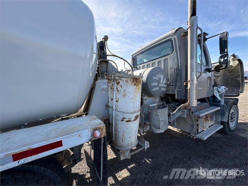 Freightliner 114 SD 8x6 Mixer Truck Бетономішалки (Автобетонозмішувачі)