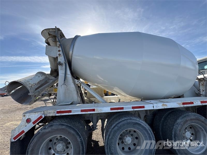 Freightliner 114 SD 8x6 Mixer Truck Бетономішалки (Автобетонозмішувачі)