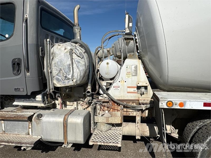 Freightliner 114 SD 8x6 Mixer Truck Бетономішалки (Автобетонозмішувачі)