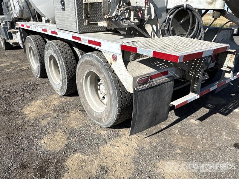 Freightliner 114 SD 8x6 Mixer Truck Бетономішалки (Автобетонозмішувачі)
