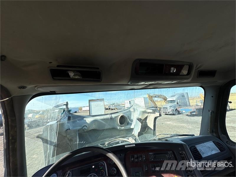 Freightliner 114 SD 8x6 Mixer Truck Бетономішалки (Автобетонозмішувачі)