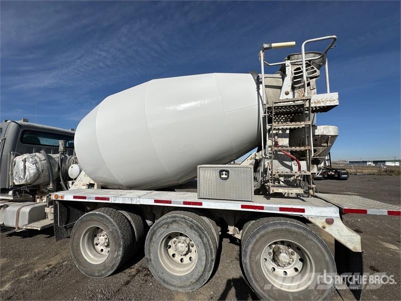Freightliner 114 SD 8x6 Mixer Truck Бетономішалки (Автобетонозмішувачі)