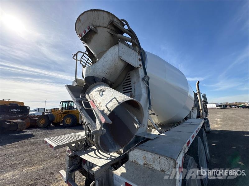 Freightliner 114 SD 8x6 Mixer Truck Бетономішалки (Автобетонозмішувачі)