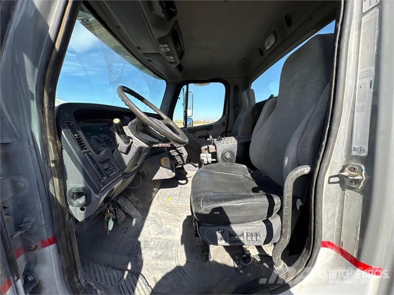 Freightliner 114 SD 8x6 Mixer Truck Бетономішалки (Автобетонозмішувачі)
