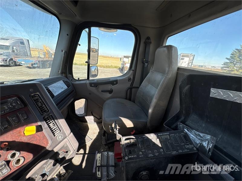 Freightliner 114 SD 8x6 Mixer Truck Бетономішалки (Автобетонозмішувачі)