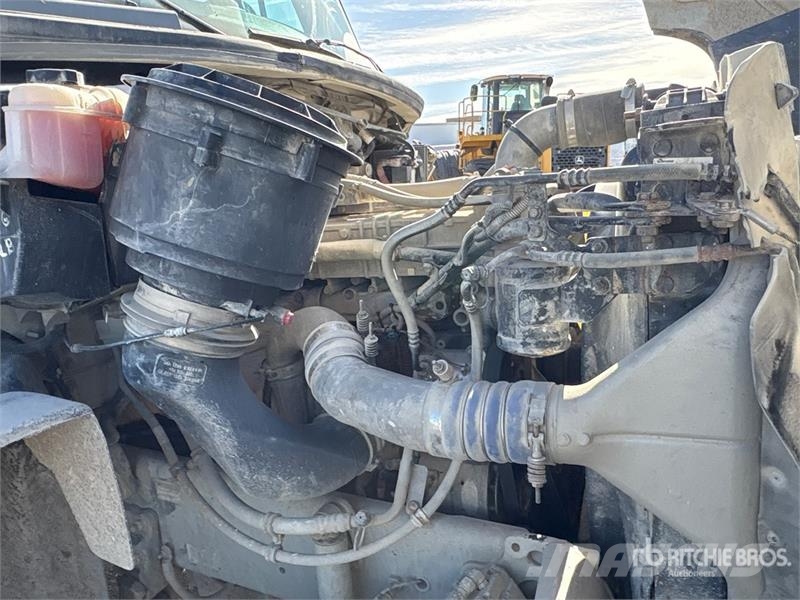 Freightliner 114 SD 8x6 Mixer Truck Бетономішалки (Автобетонозмішувачі)